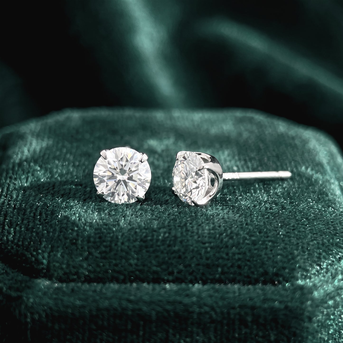 Product Images, Model Photos & Video Set (0.5ct*2 Solitaire Pierced Earrings ) | Lab-Grown Diamond Wholesale