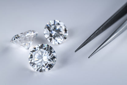 Round Brilliant 1.0ct 上位グレード | E-F / VS / EX-VG｜IGI鑑定書付き